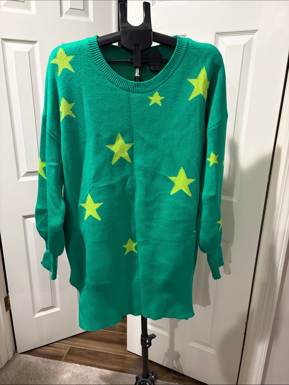 Boutique longer green sweater with stars size 1XL